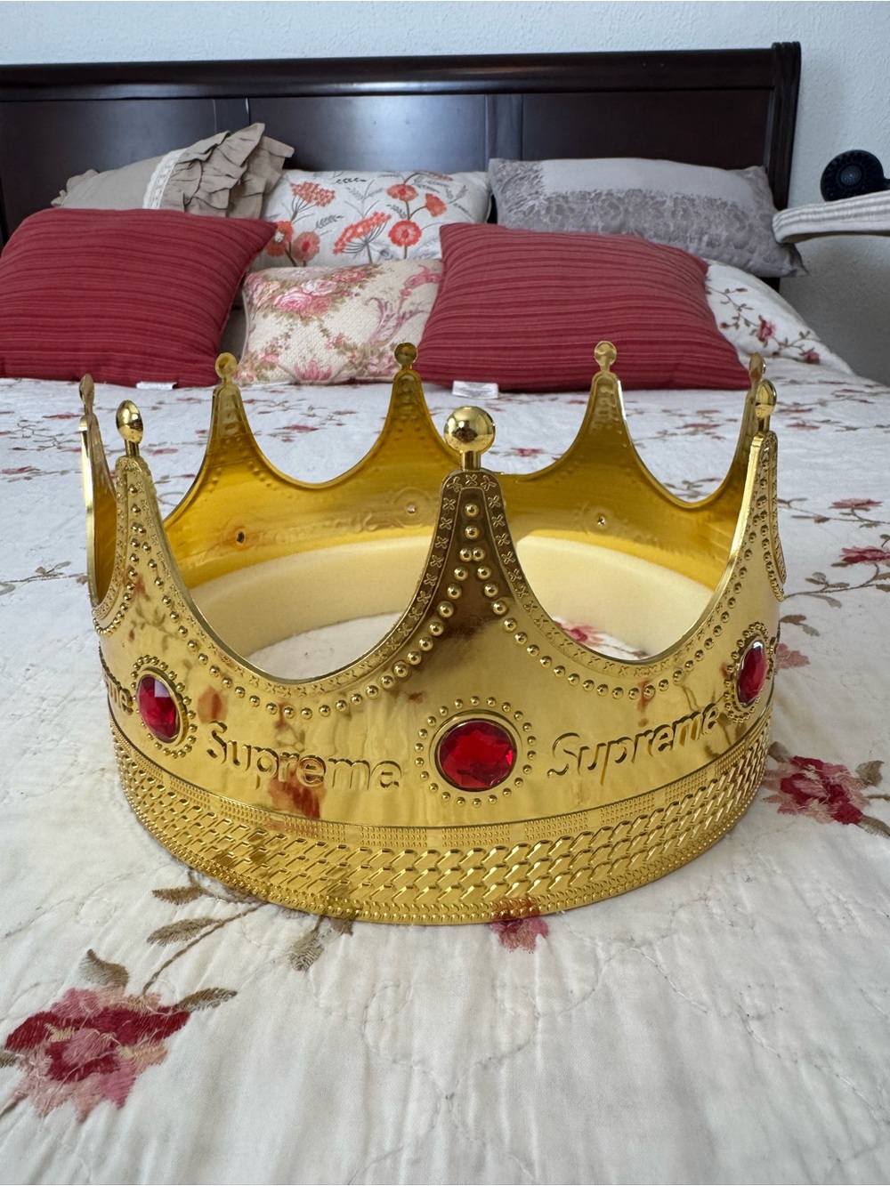 Supreme crown accessory SS26